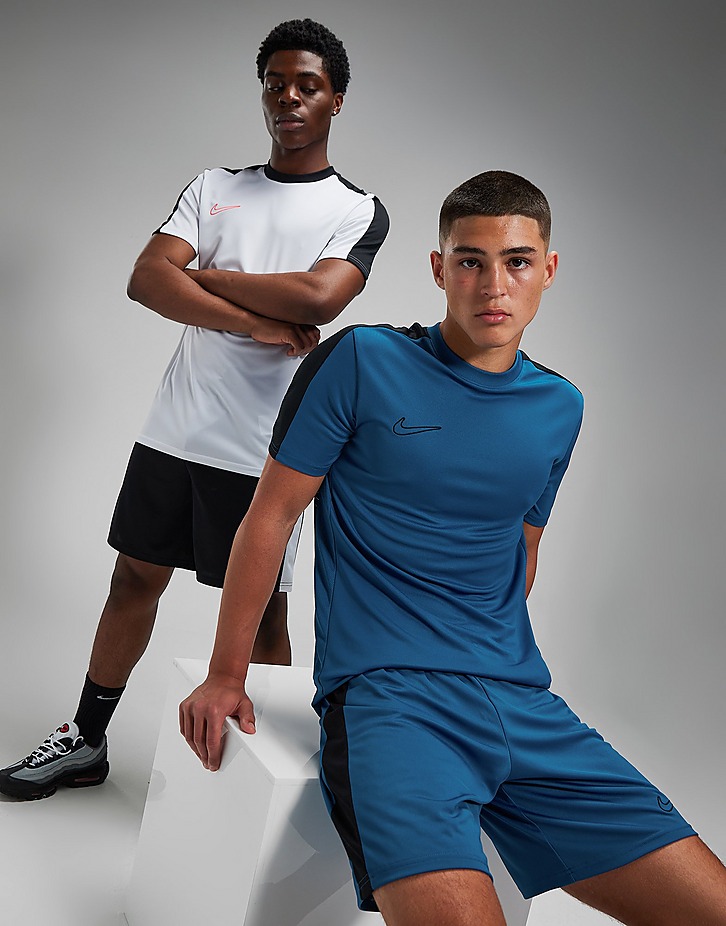 Nike Academy Essential T-Shirt